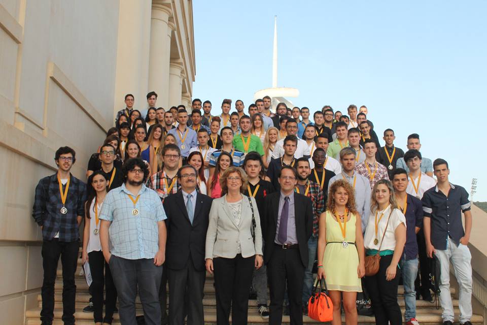 10464019_684467101601263_570431867575140