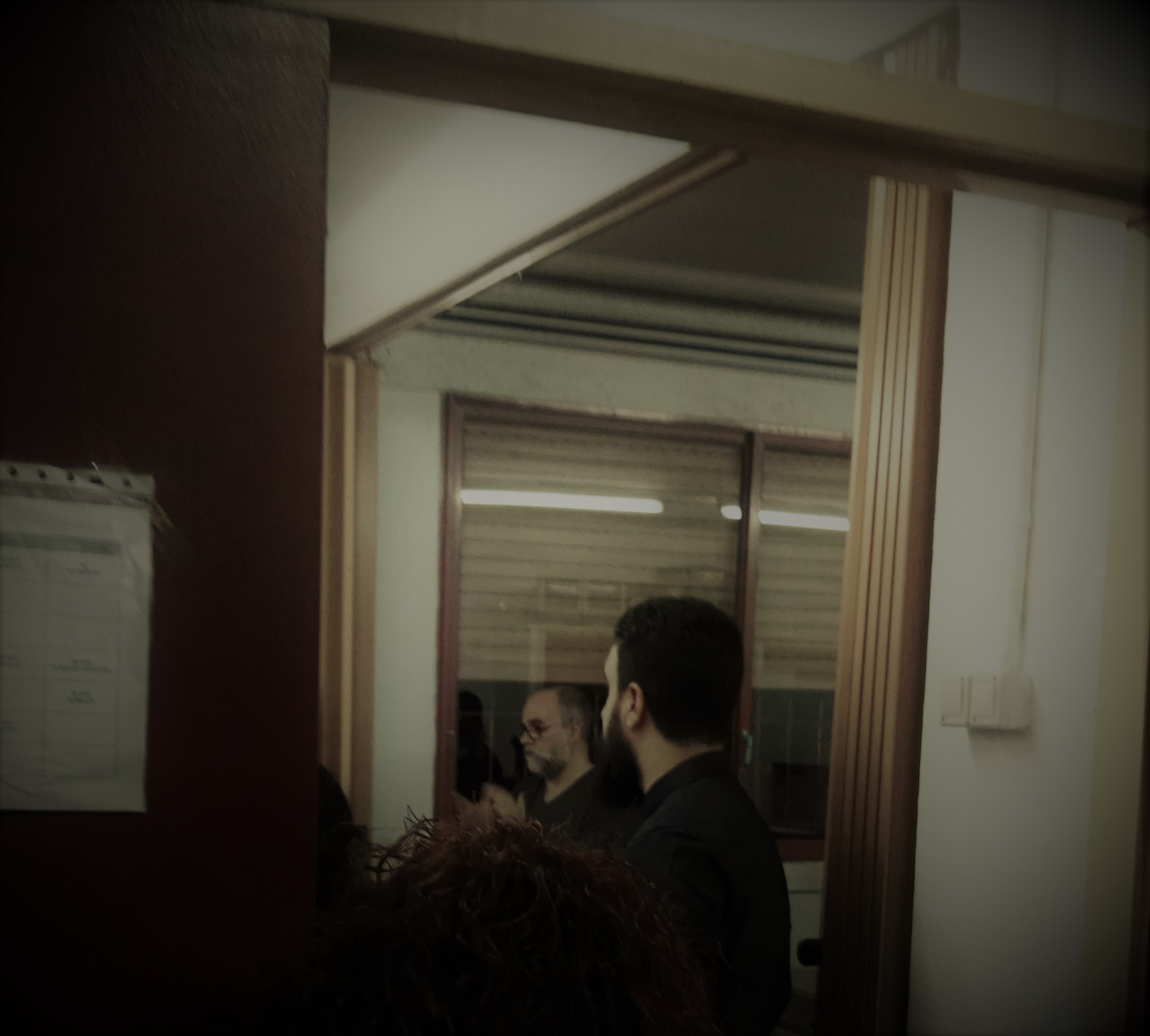 L'Andrés López i el Néstor Martínez ensenyant l'aula de Tecnologia i el Projecte Cangur de Matemàtiques