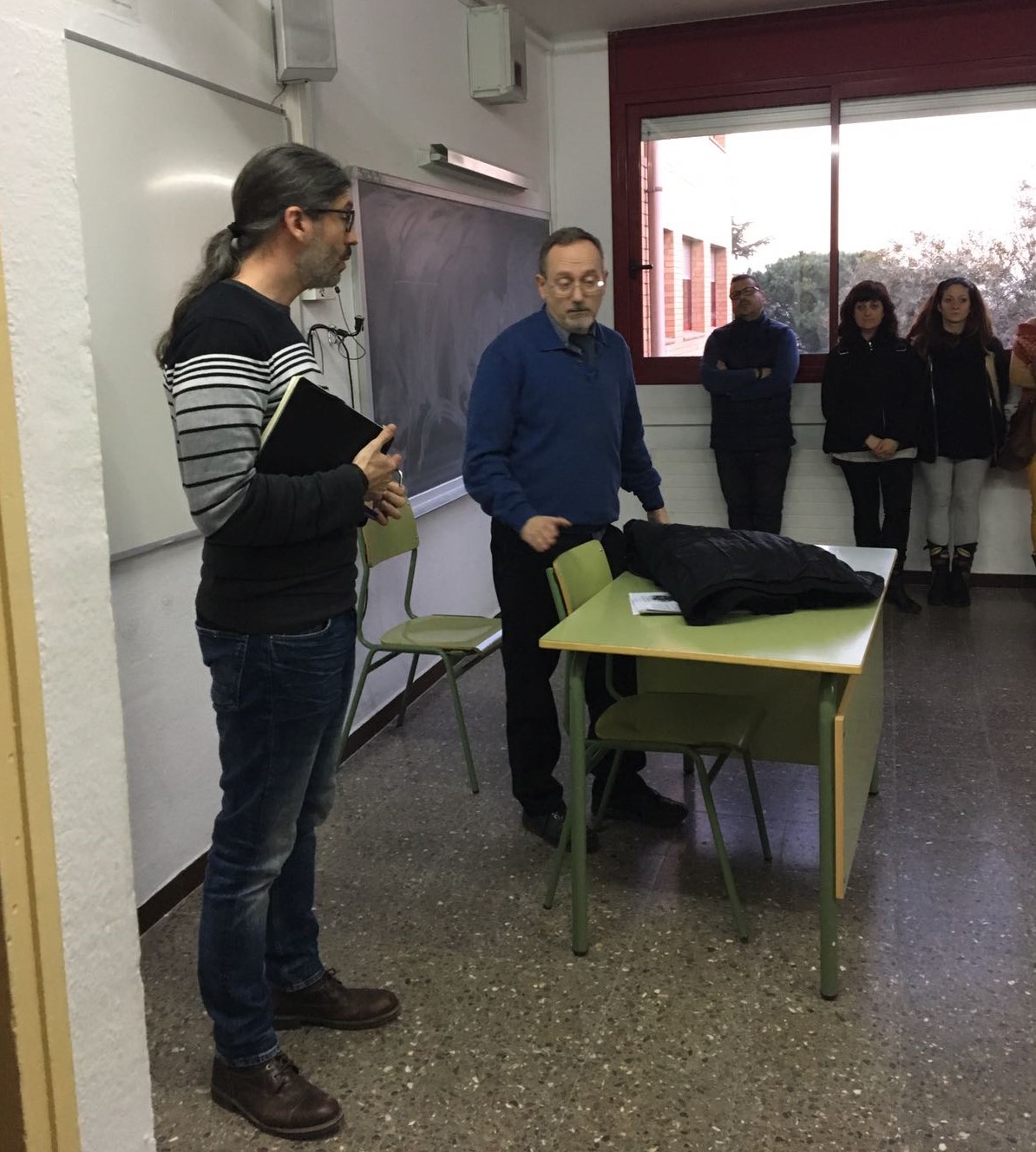 L'Enrique i el Joan expliquen els projectes a 1r d'ESO