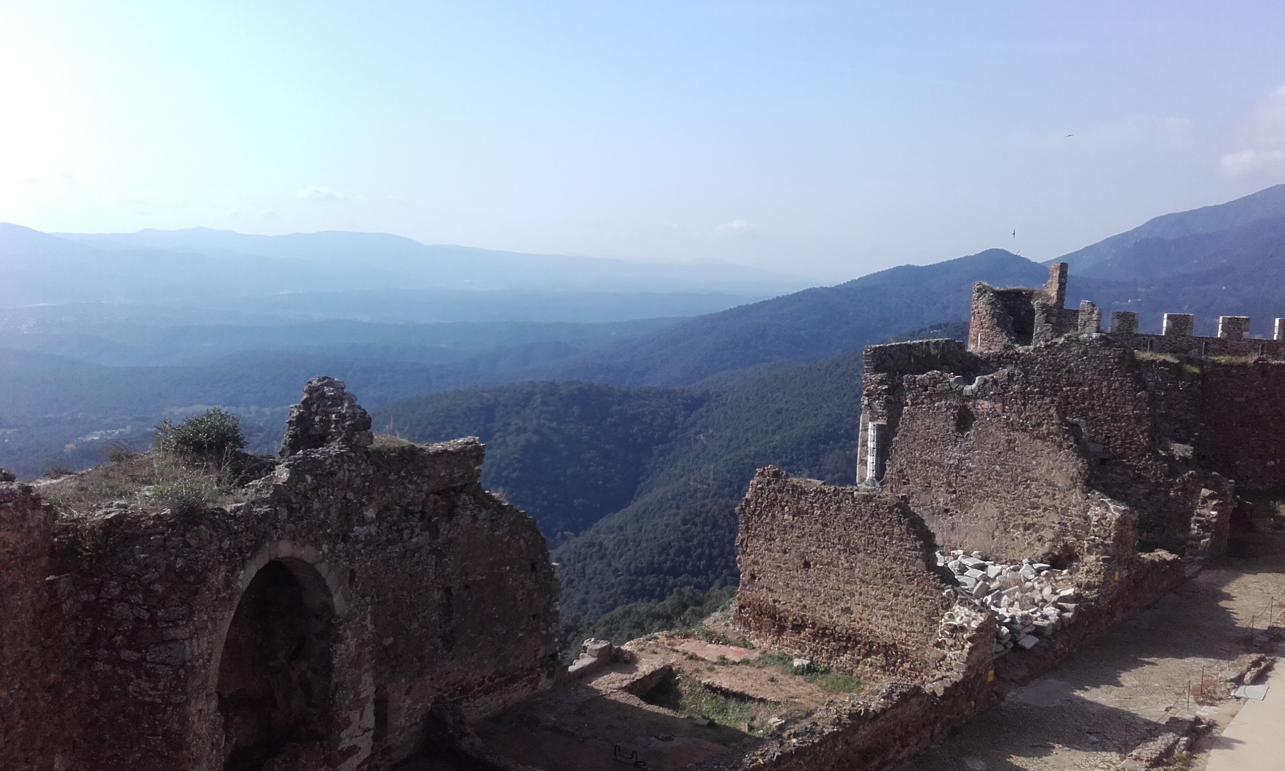 Vista del castell de Montsoriu