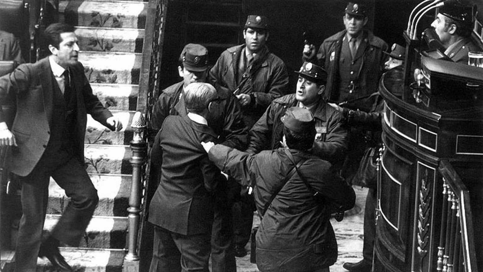 Entrada de la Guàrdia Civil al Congrés dels diputats el 23-F de 1981